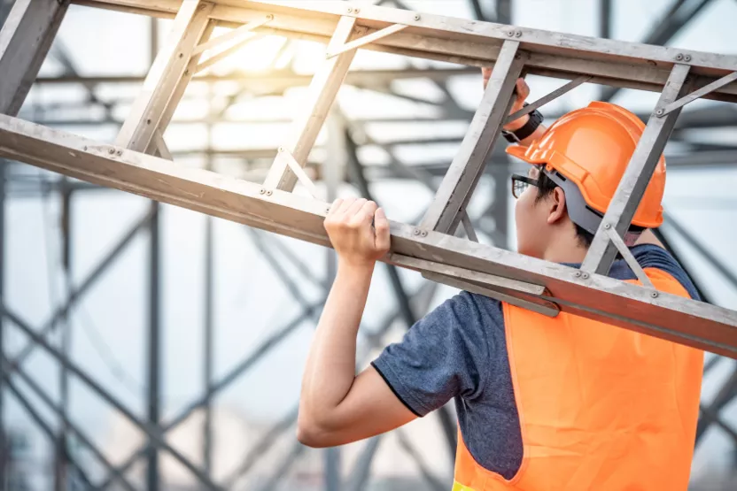 Ladder Safety (Spanish)