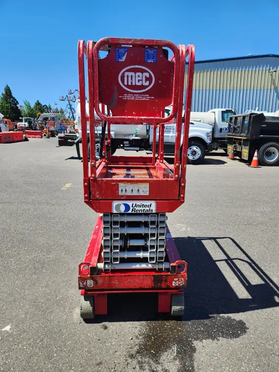 2018 MEC MICRO 19 Scissor Lift