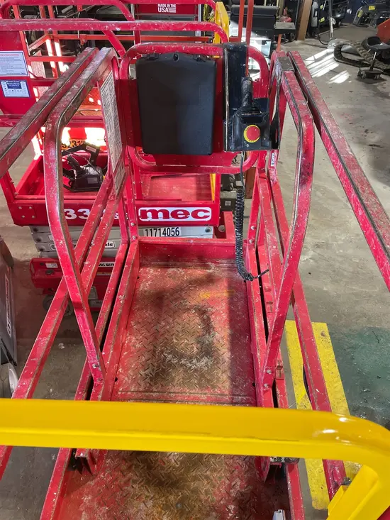 2018 MEC MICRO 19 Scissor Lift