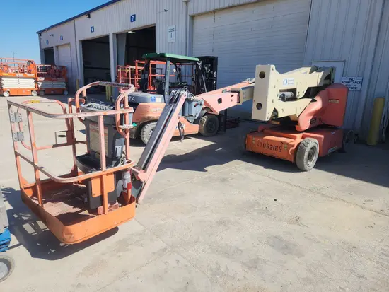 2012 JLG E400AJPN Articulating Boom Lift