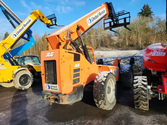 2017 SKYTRAK 10054 Forklift