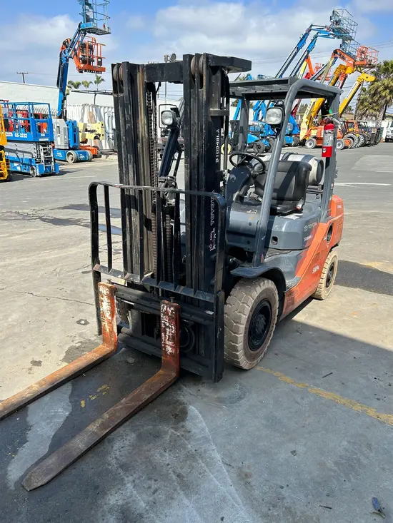 2017 Toyota 8FGU25 Warehouse Forklift
