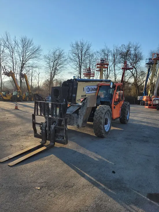 2016 JLG 1055 Forklift