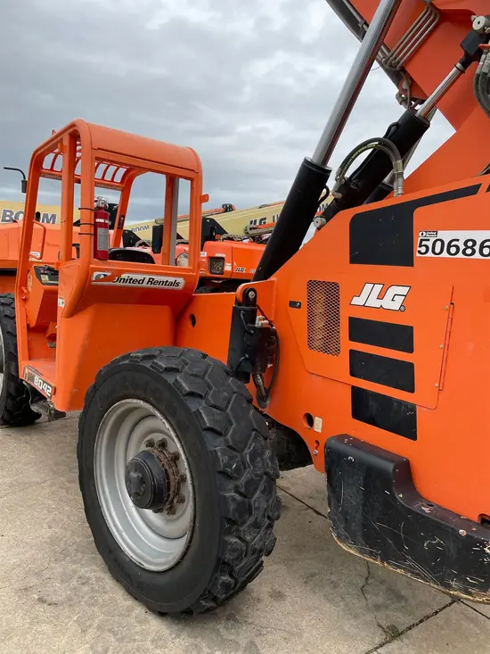 2017 SKYTRAK 8042 Forklift