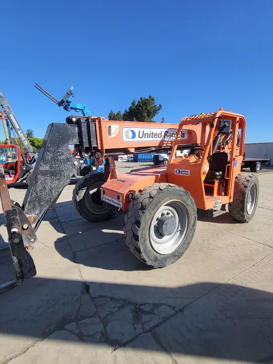 2016 SKYTRAK 6042 Forklift