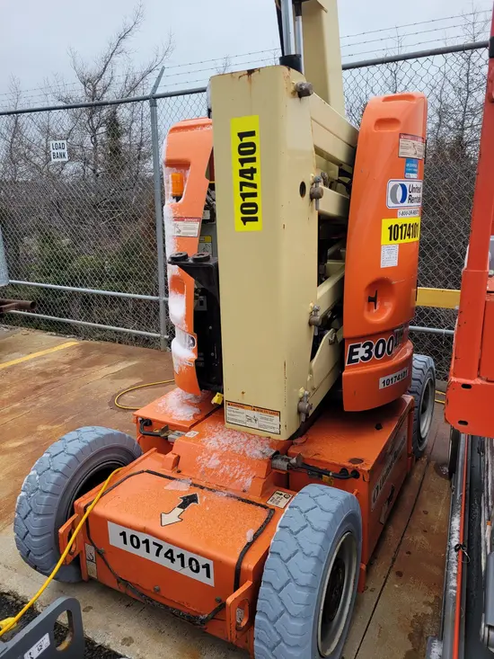 2013 JLG E300AJP Articulating Boom Lift
