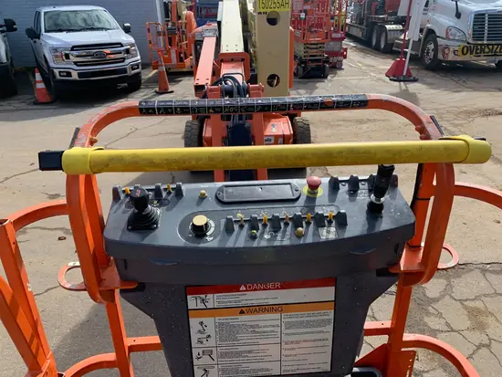2015 JLG E400AJPN Articulating Boom Lift