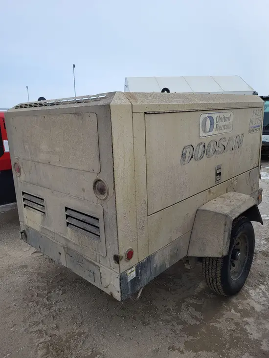 2018 Doosan P425/HP375EXT3 Air Compressor