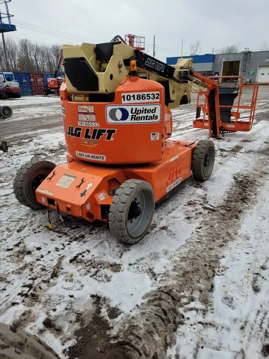 2013 JLG E450AJ Articulating Boom Lift