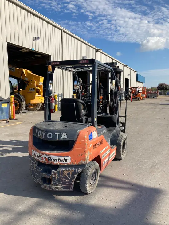 2017 Toyota 8FDU25 Warehouse Forklift