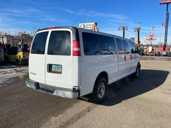 2017 CHEVROLET 3500EXTLTGRWD Vehicle