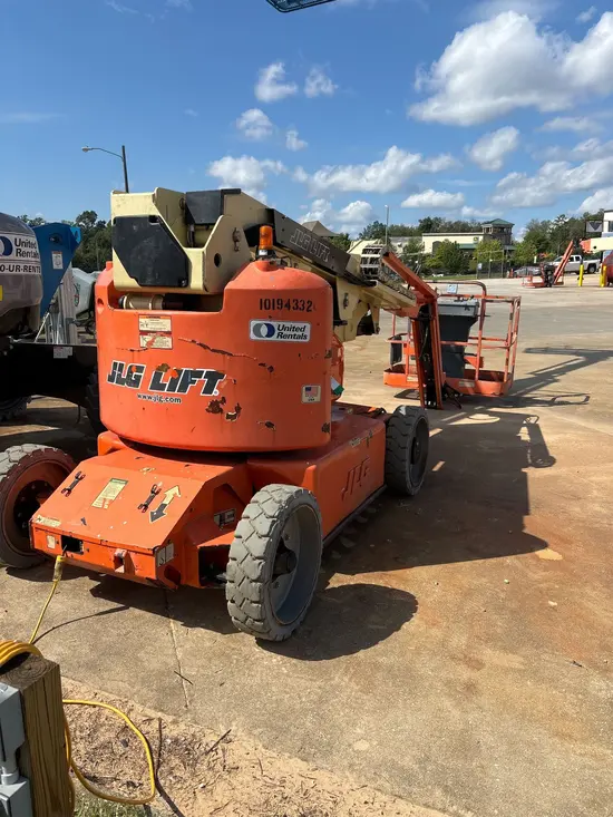 2013 JLG E450AJ Articulating Boom Lift