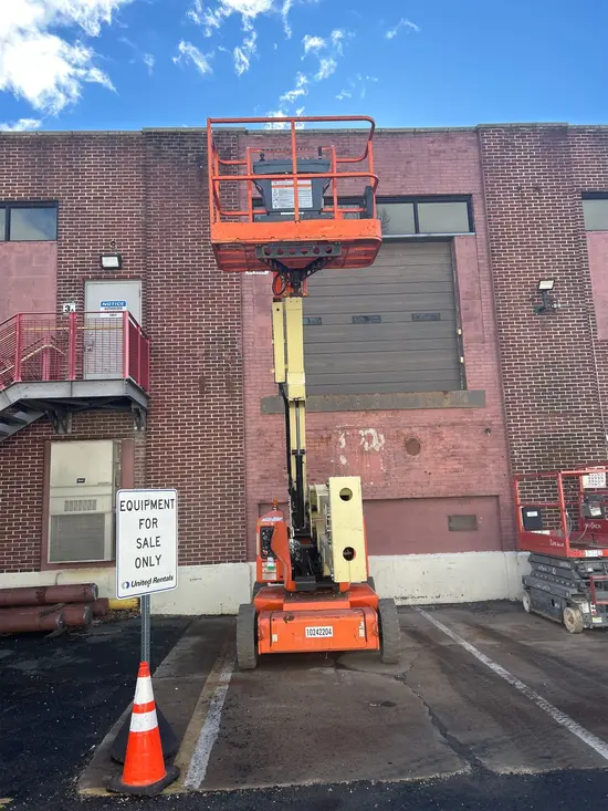 2014 JLG E450AJ Articulating Boom Lift