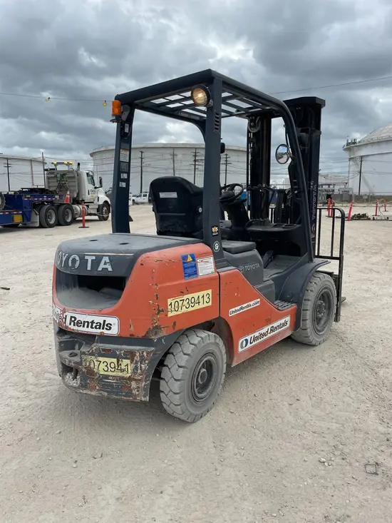2018 Toyota 8FDU30 Warehouse Forklift