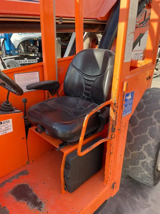 2014 SKYTRAK 8042 Forklift