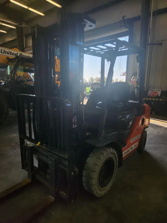 2018 Toyota 8FGU25 Warehouse Forklift