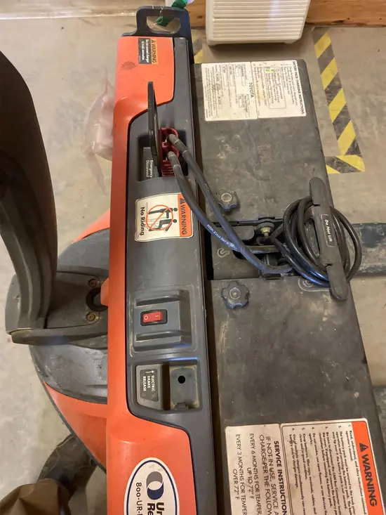 2023 Toyota 8HBW23 Jack