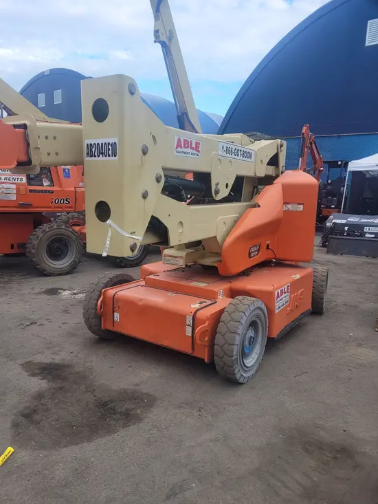 2011 JLG E400AJPN Articulating Boom Lift