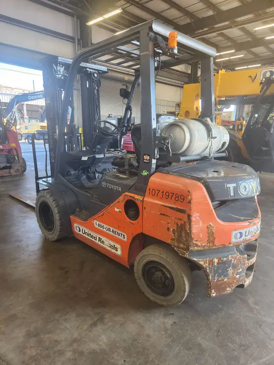 2018 Toyota 8FGU25 Warehouse Forklift