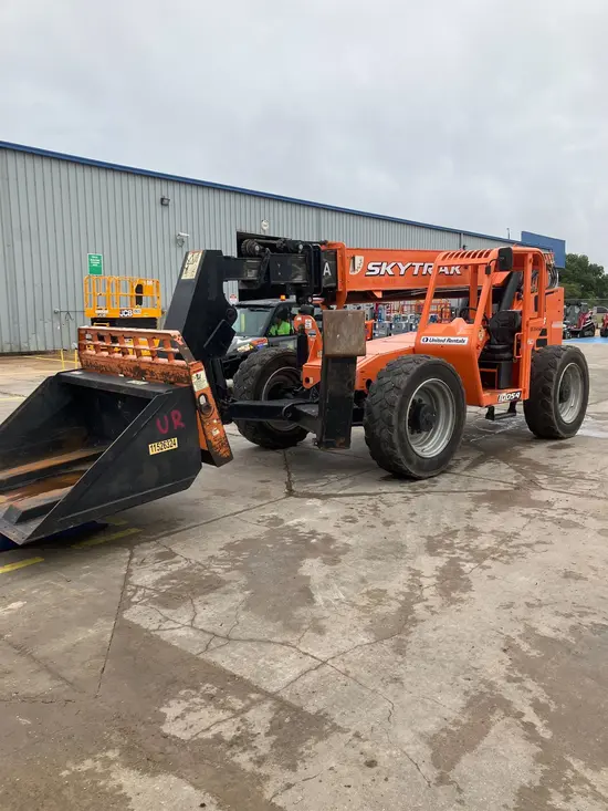 2017 SKYTRAK 10054 Forklift