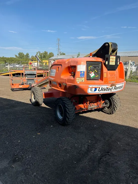 2014 JLG 400S Boom Lift