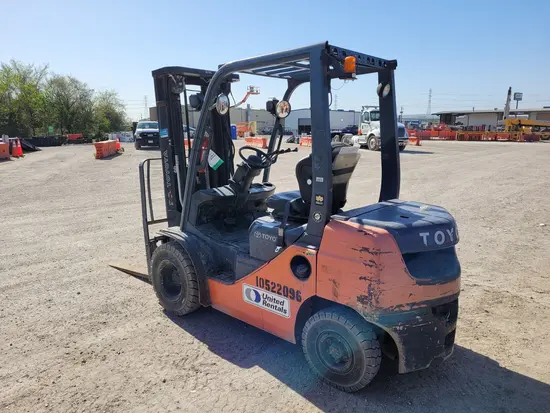 2016 Toyota 8FDU25 Warehouse Forklift
