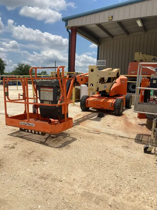 2016 JLG E450AJ Articulating Boom Lift