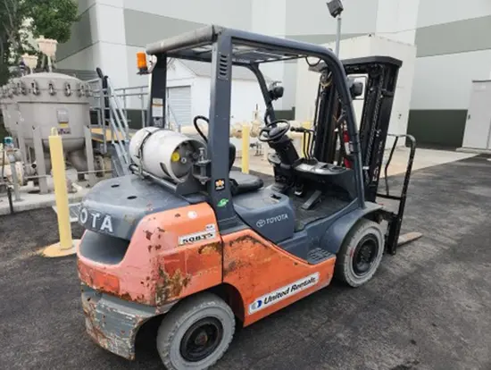 2017 Toyota 8FGU25 Warehouse Forklift