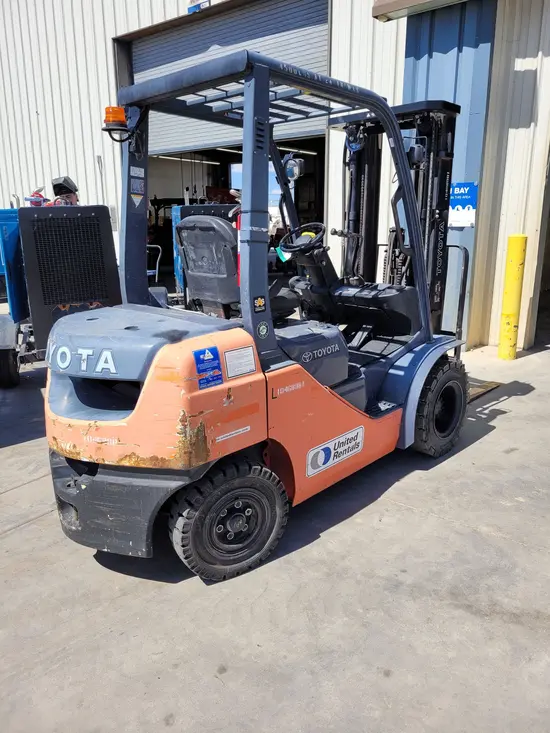2016 Toyota 8FDU25 Warehouse Forklift