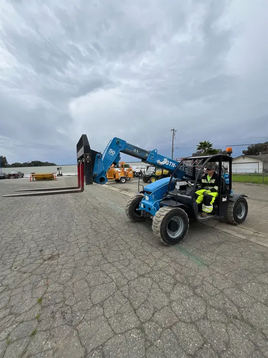 2017 Genie GTH-5519 Forklift