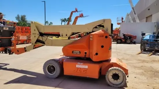 2013 JLG E400AN Articulating Boom Lift