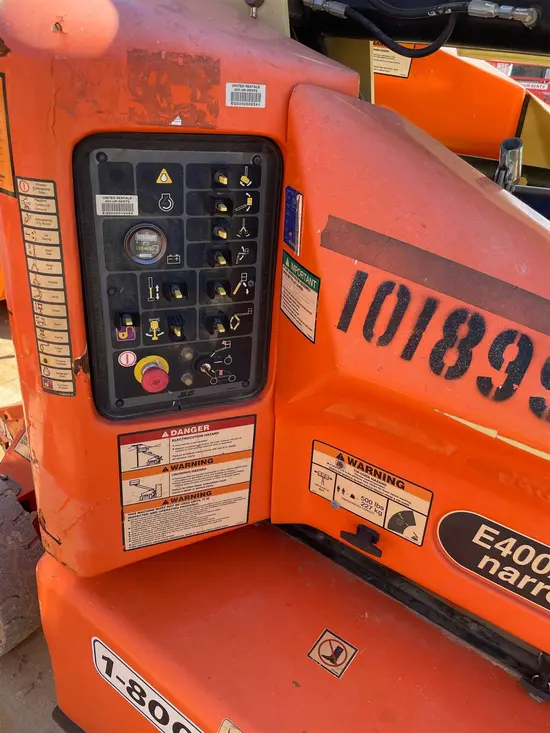 2013 JLG E400AJPN Articulating Boom Lift