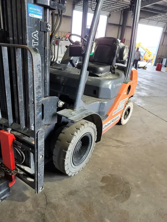 2019 Toyota 8FGU25 Warehouse Forklift