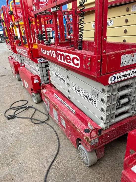 2018 MEC MICRO 19 Scissor Lift