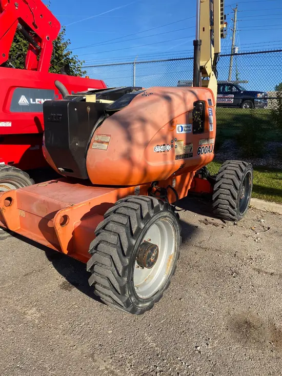 2013 JLG 600AJ Articulating Boom Lift