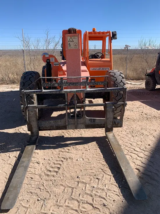 2015 SKYTRAK 8042 Forklift