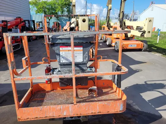 2015 JLG E450AJ Articulating Boom Lift