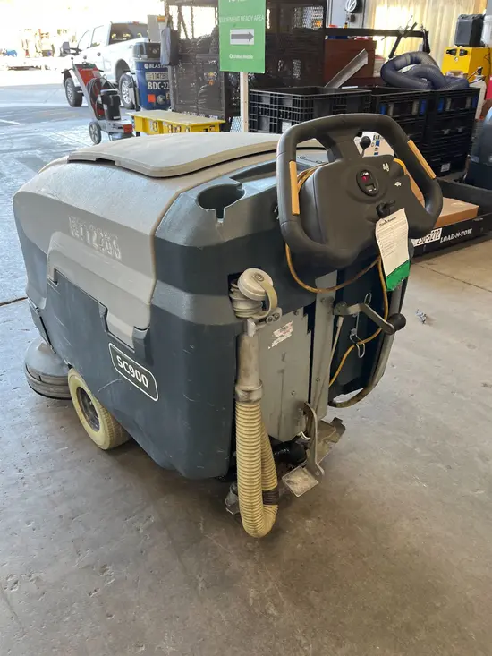 2018 Clarke SC900 34D Scrubber