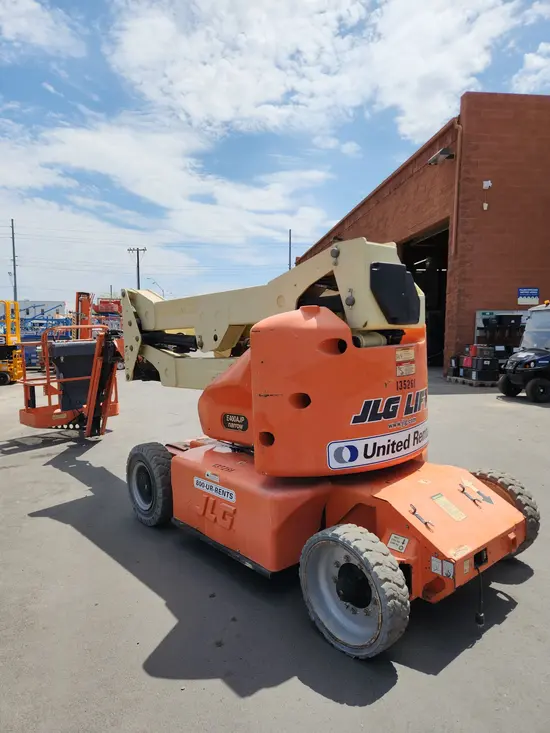2014 JLG E400AJPN Articulating Boom Lift