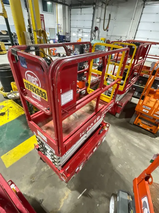 2018 MEC MICRO 19 Scissor Lift