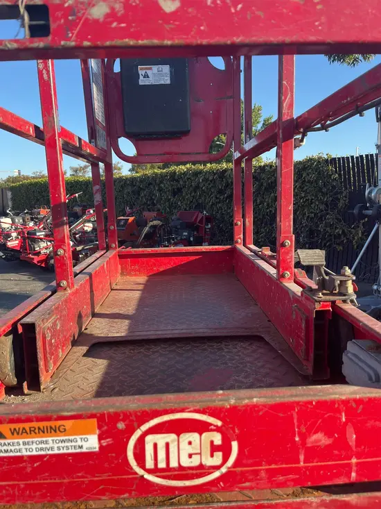 2018 MEC MICRO 19 Scissor Lift
