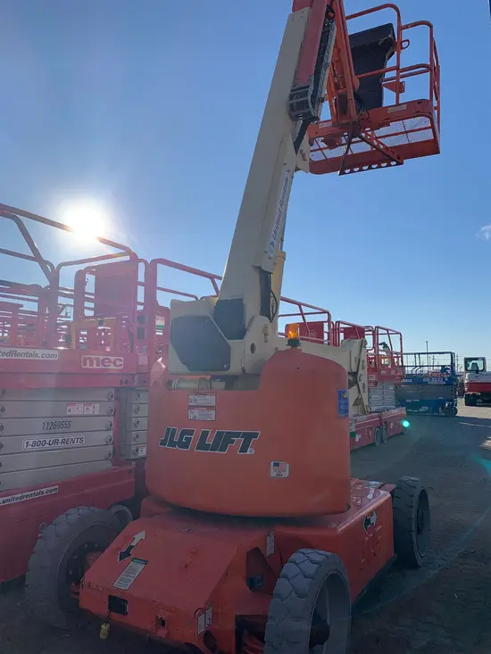 2013 JLG E450AJ Articulating Boom Lift