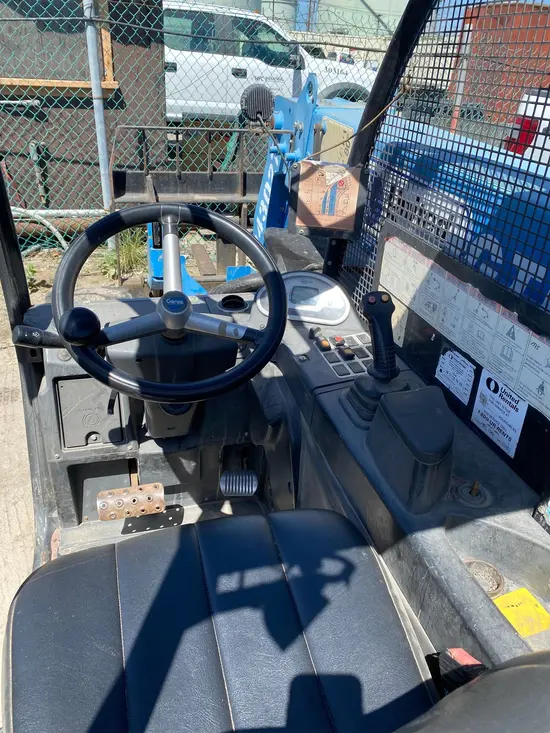 2015 Genie GTH-5519 Forklift