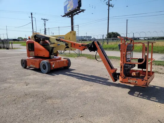 2013 JLG E400AJPN Articulating Boom Lift