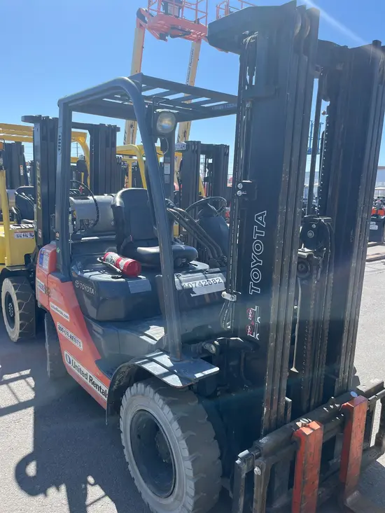 2018 Toyota 8FGU25 Warehouse Forklift