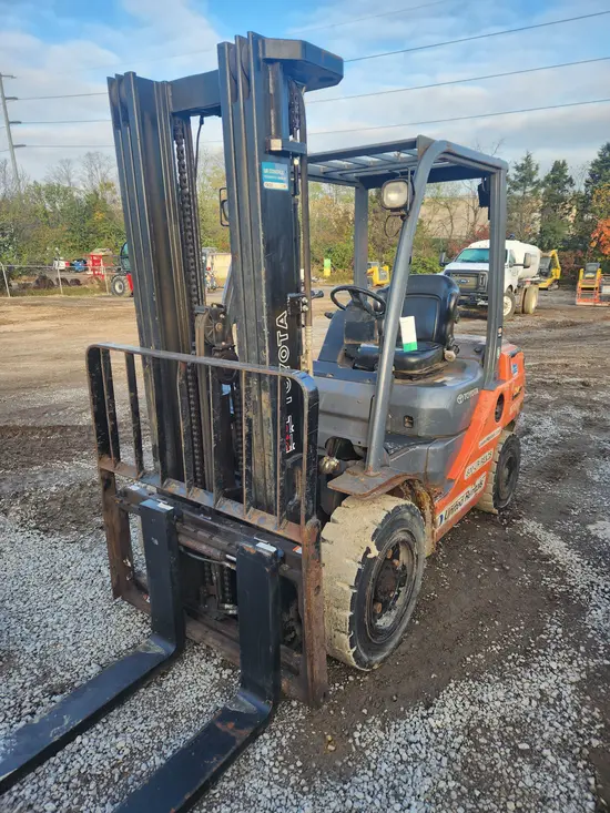 2018 Toyota 8FDU30 Warehouse Forklift