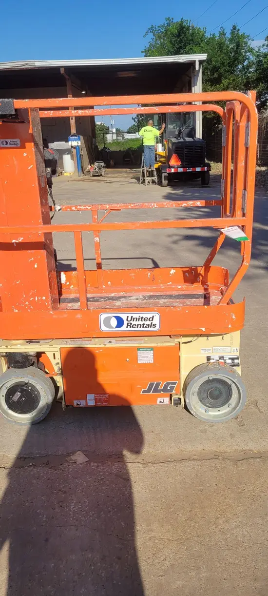 2015 JLG 1230ES Self-Propelled One-Person Lift