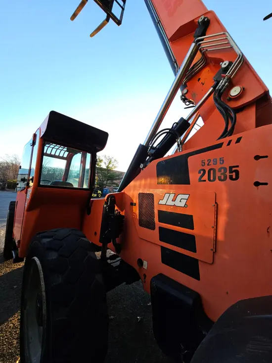 2016 SKYTRAK 8042 Forklift