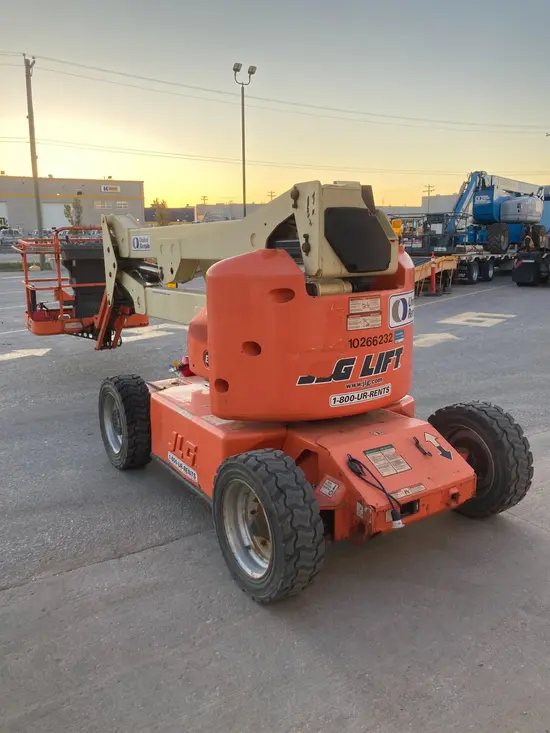 2014 JLG E450AJ Articulating Boom Lift