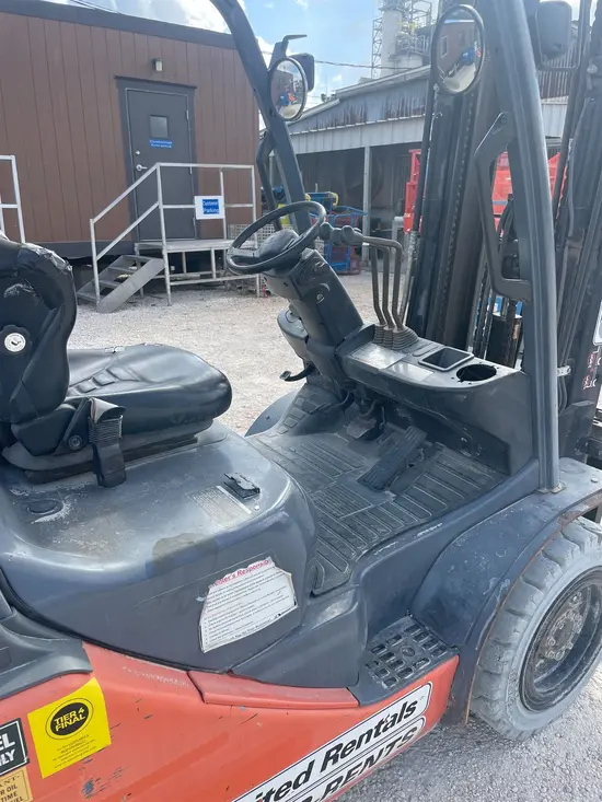 2017 Toyota 8FDU30 Warehouse Forklift